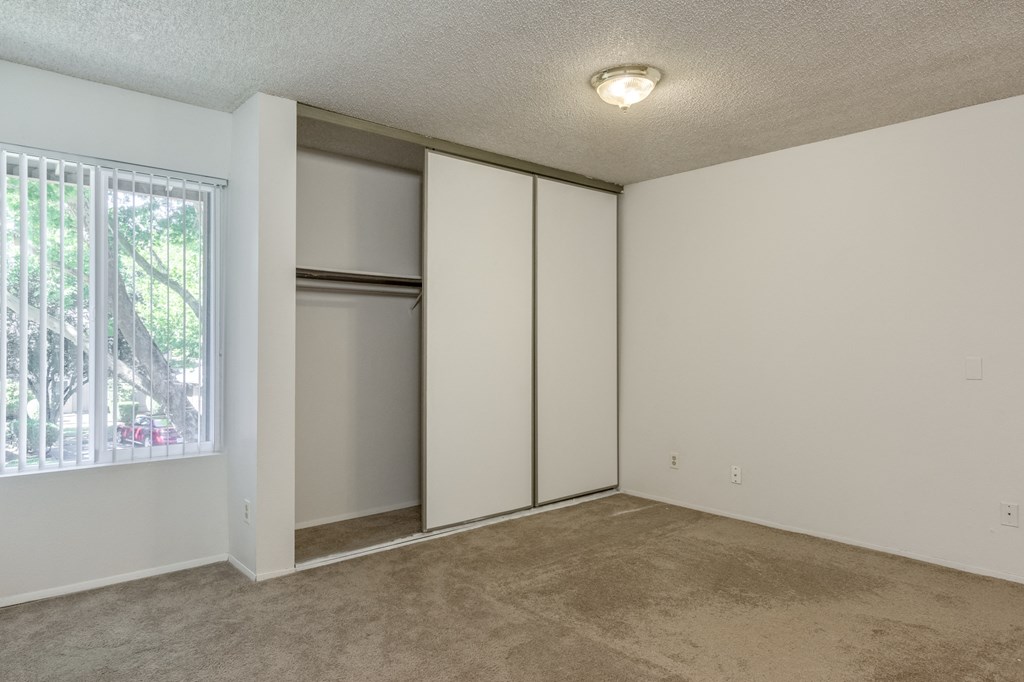 Englewood Terrace Apartments, 10960 SW Springwood Drive, Tigard, OR